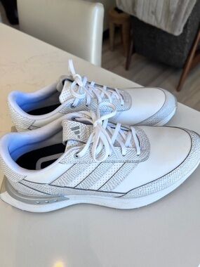 BRAND NEW GOLF SHOES Women's Addias - Size 10